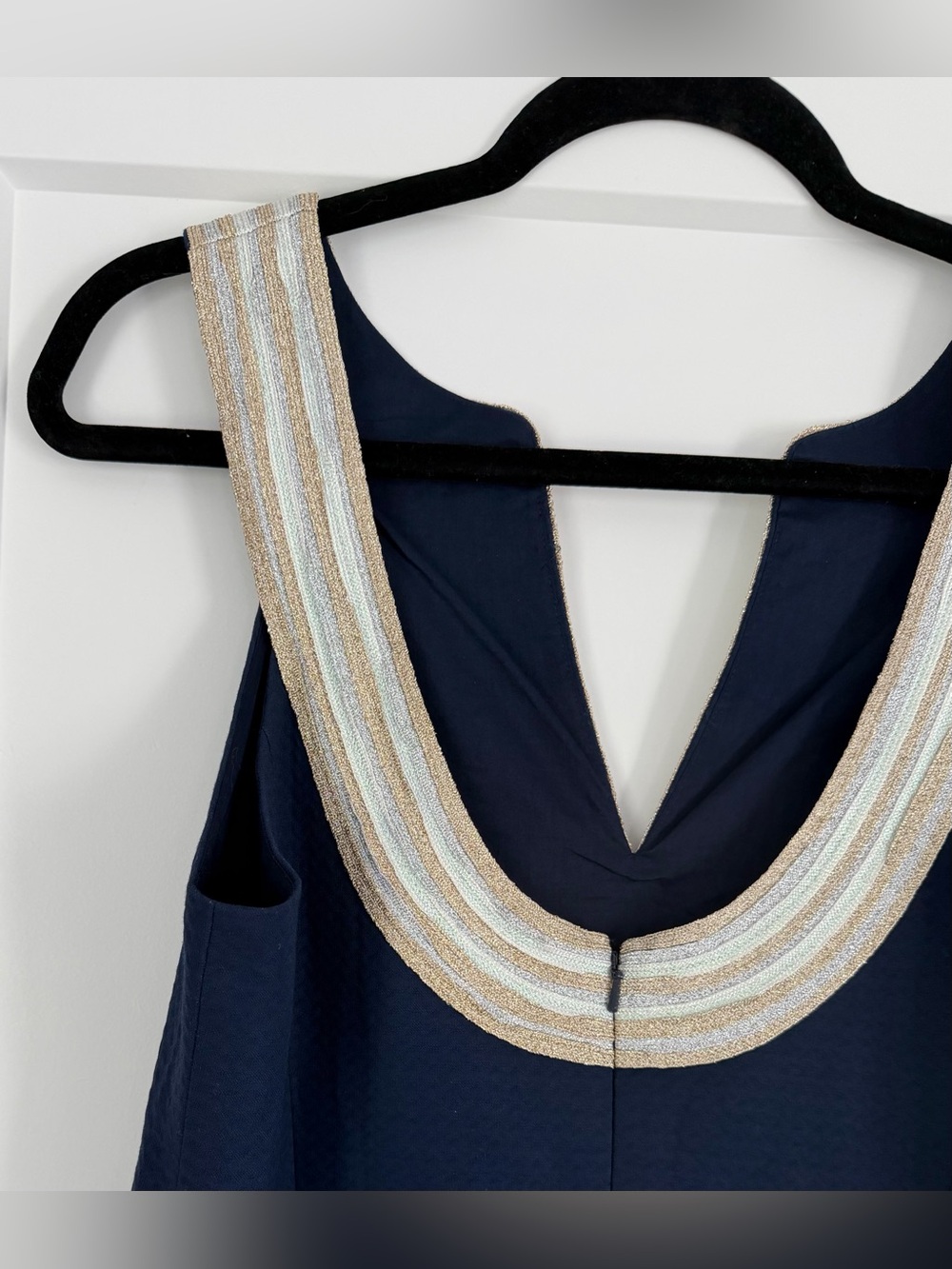 EUC Lilly Pulitzer Valli Sleeveless Navy Shift Dress Metallic Neckline, Size 8 - Picture 8 of 12